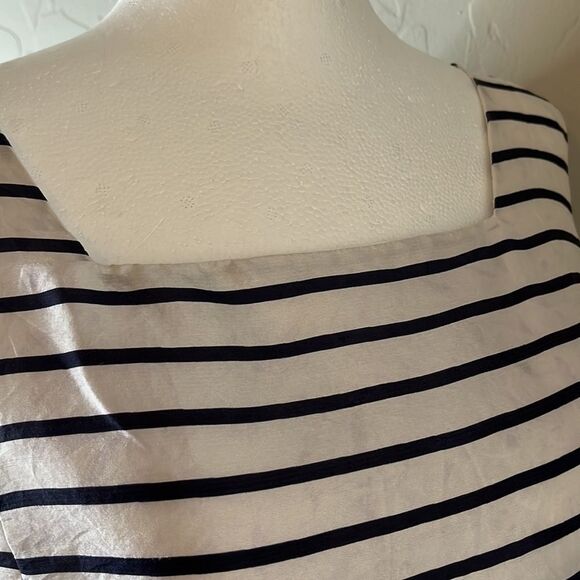 ISC 100% silk black and white horizontal striped top. Size medium. Sleeveless. - Picture 7 of 10